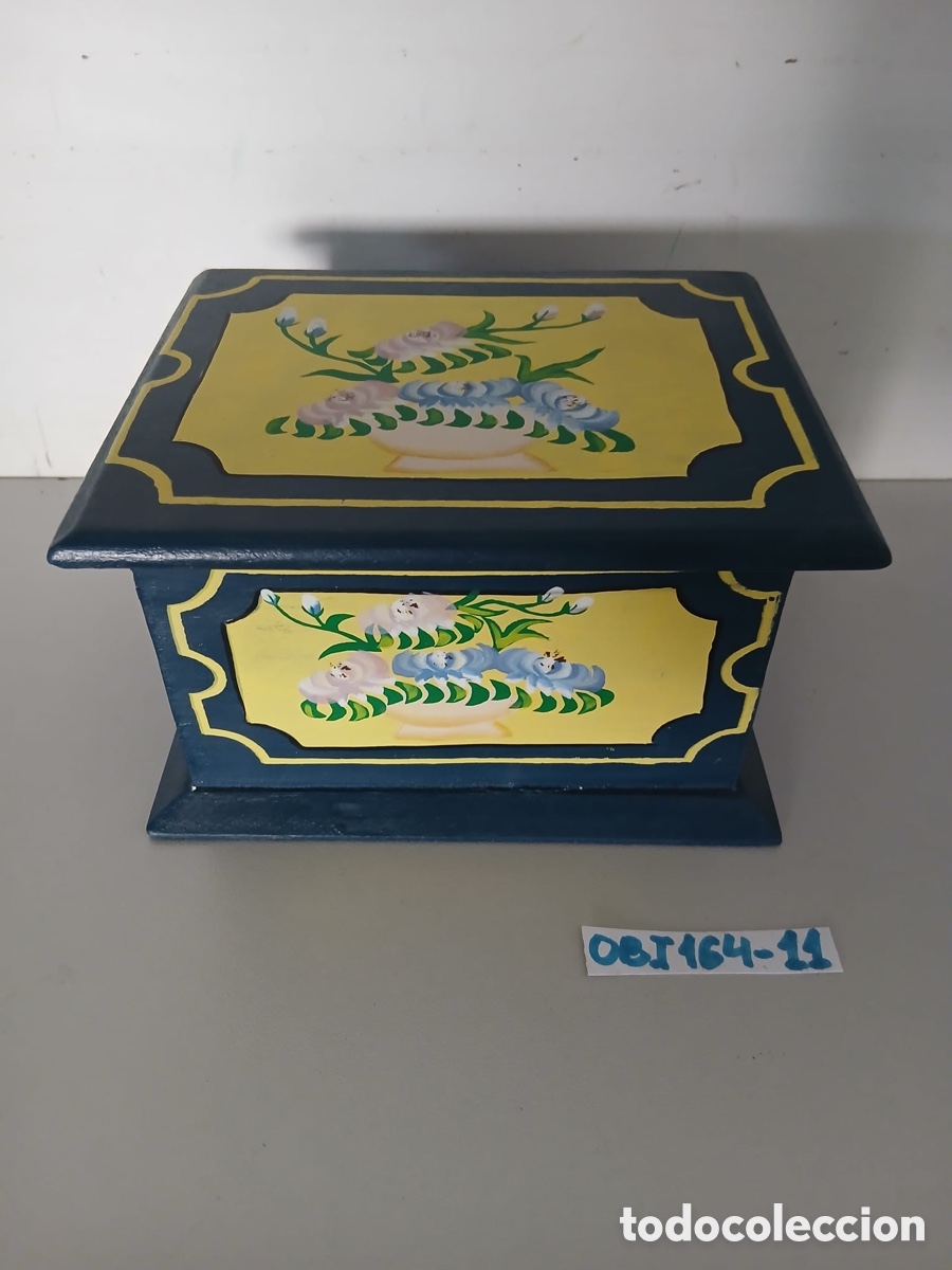 Cajas y cajitas met&aacute;licas: Caja de madera pintada a mano - Foto 1
