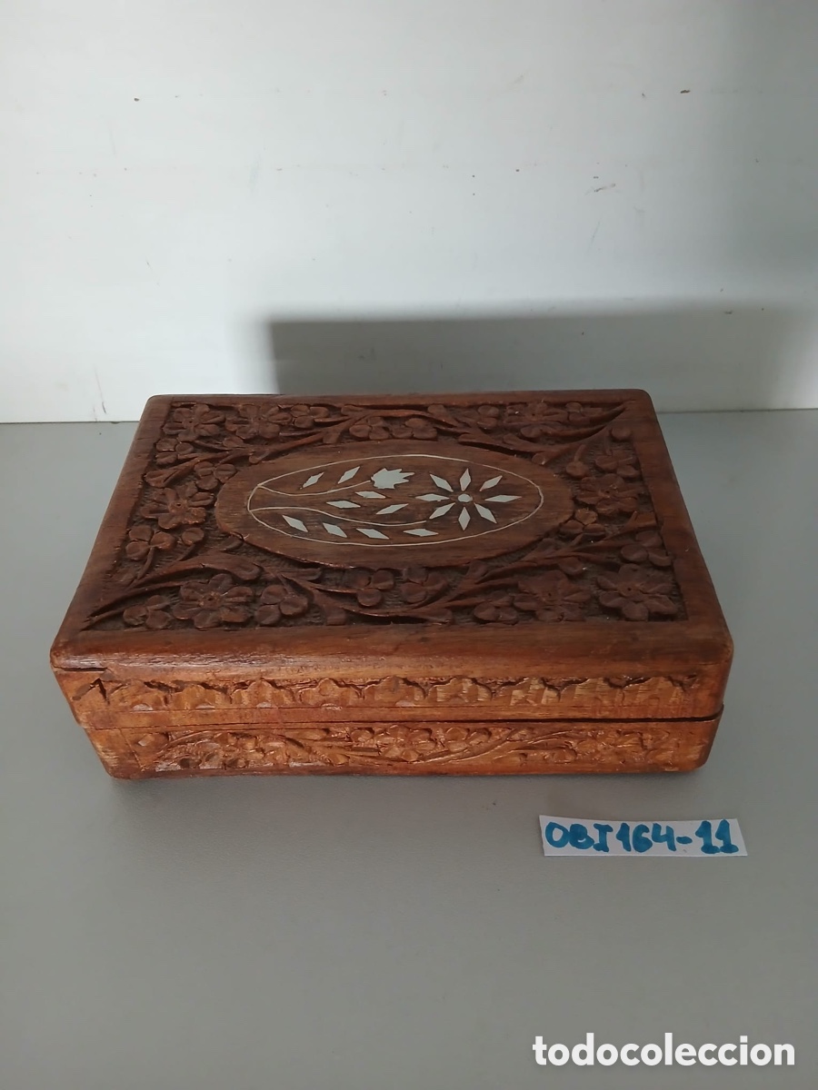 Cajas y cajitas met&aacute;licas: Caja joyero de madera tallada - Foto 1