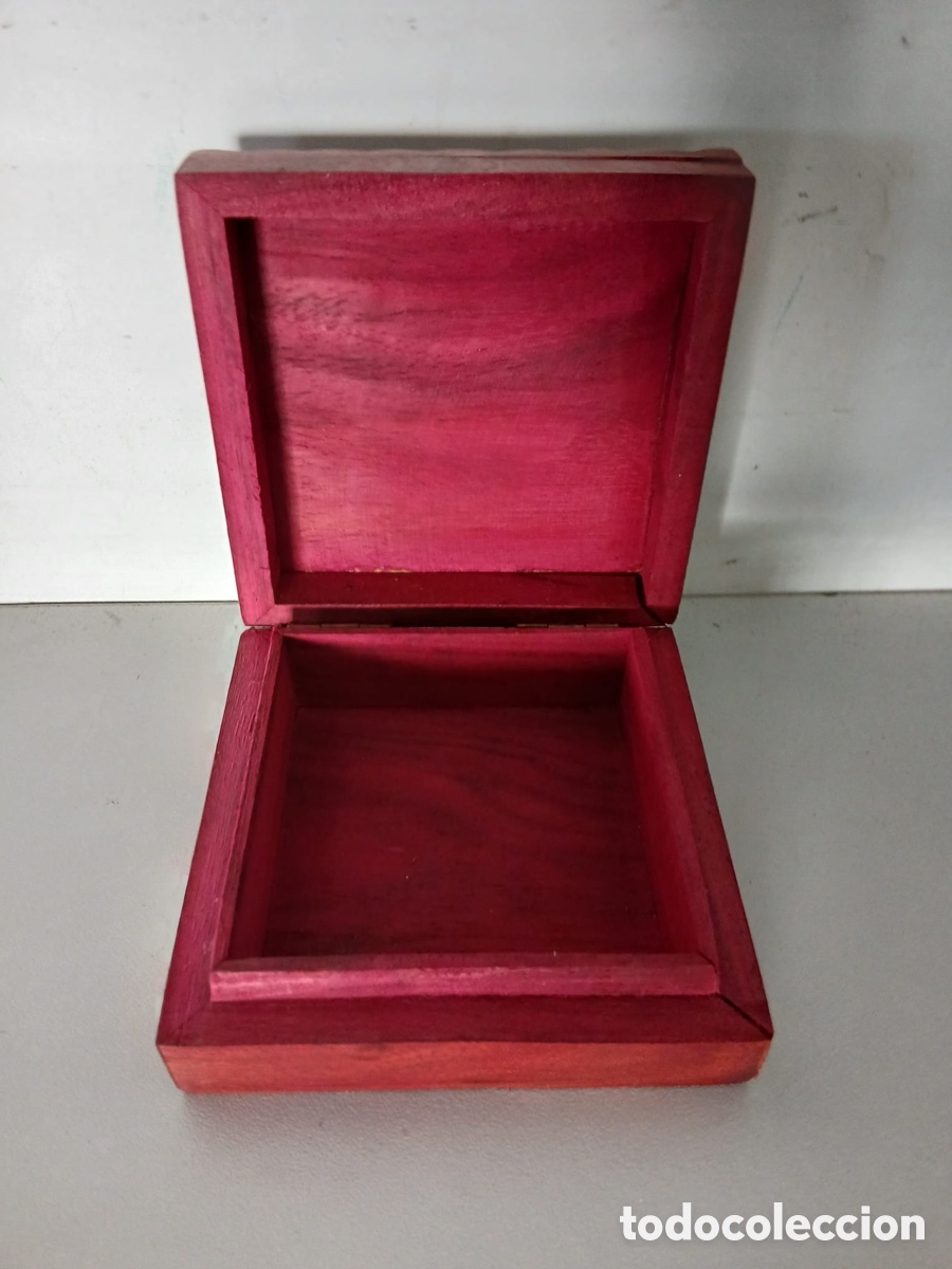 Cajas y cajitas met&aacute;licas: Caja de madera con incrustaciones de lat&oacute;n - Foto 2