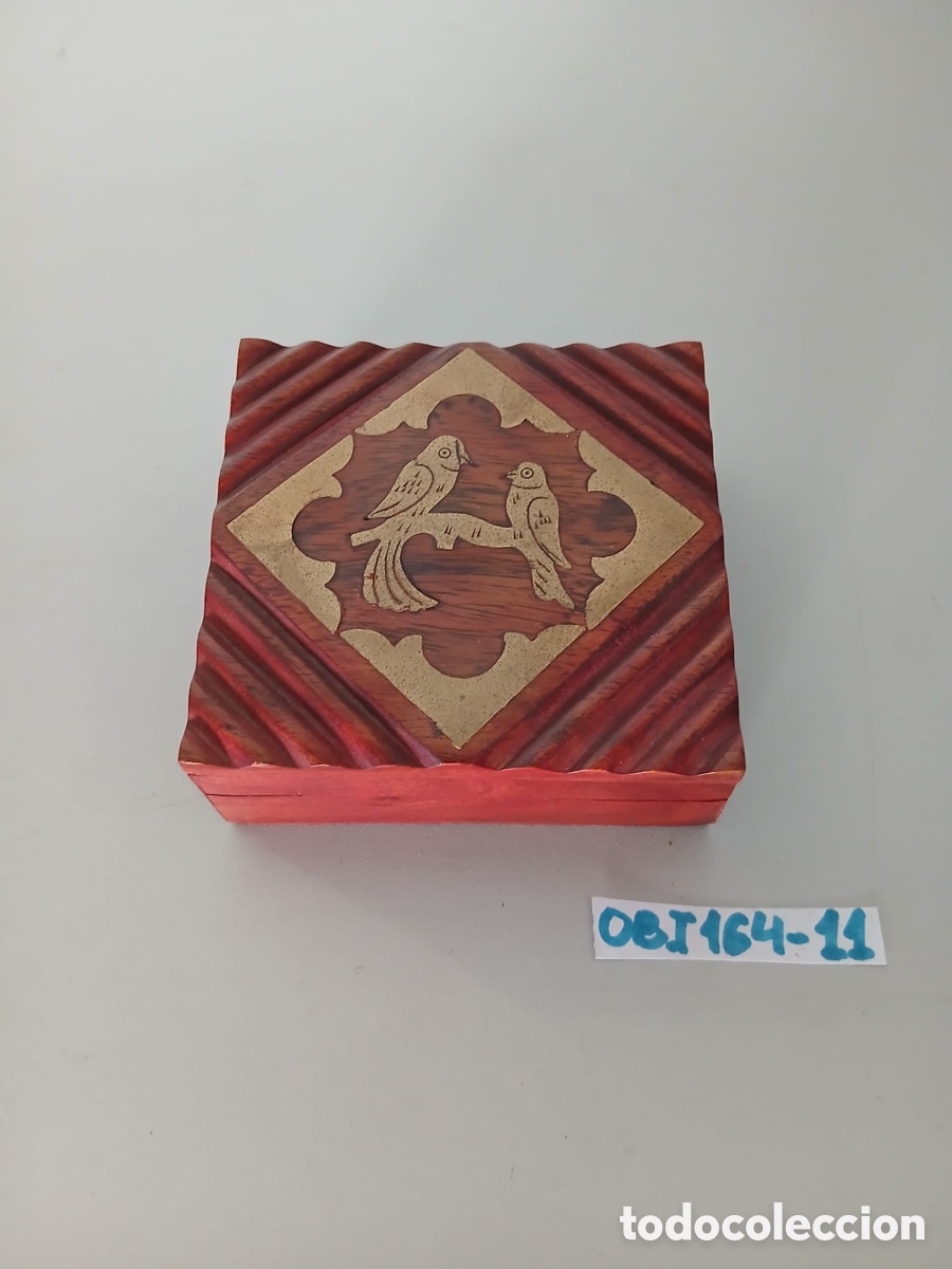 Cajas y cajitas met&aacute;licas: Caja de madera con incrustaciones de lat&oacute;n - Foto 1
