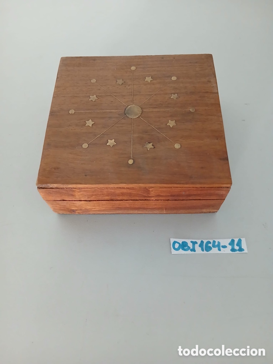Cajas y cajitas met&aacute;licas: Caja de madera con incrustaciones de lat&oacute;n - Foto 1
