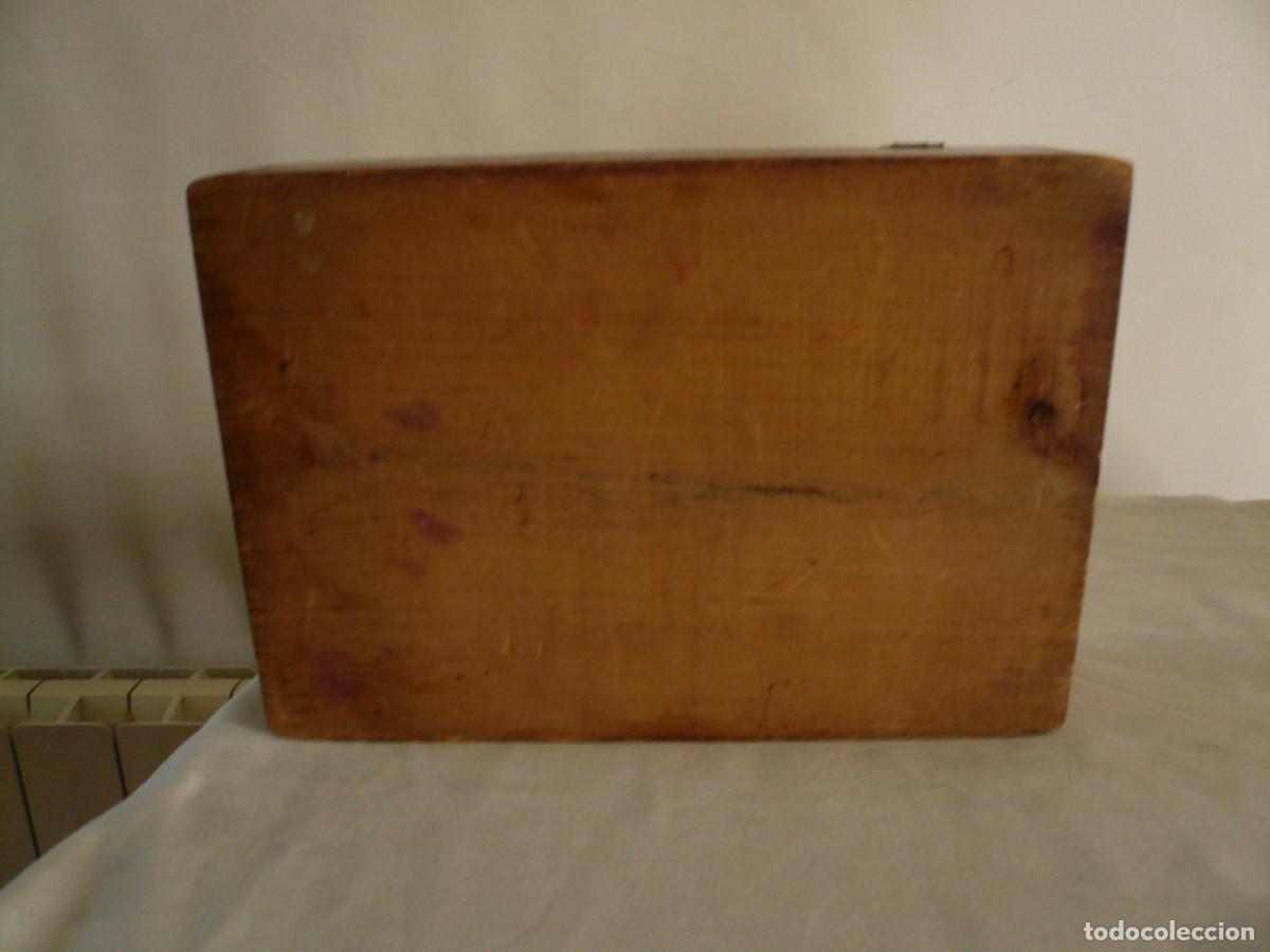 Cajas y cajitas met&aacute;licas: CAJA DE MADERA. &Eacute;POCA DE LA SEGUNDA REP&Uacute;BLICA - Foto 12