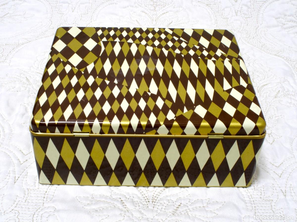 Cajas y cajitas met&aacute;licas: CAJA MET&Aacute;LICA DECORADA A BASE DE ROMBOS, VINTAGE, EXC