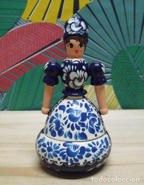 Casse e cassette metalliche: Joyero Figura Mu&ntilde;eca Madera Tradicional Recuerdo Hungr&iacute;a