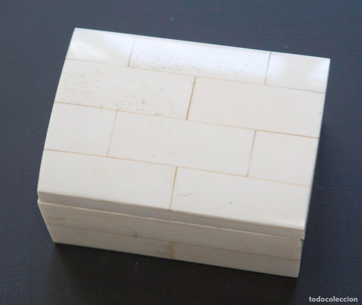 Cajas y cajitas met&aacute;licas: Caja realizada en hueso. - Foto 1