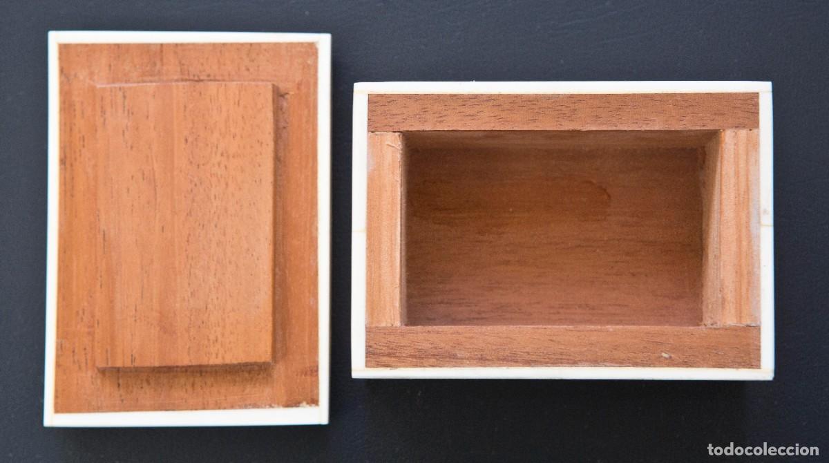 Cajas y cajitas met&aacute;licas: Caja realizada en hueso. - Foto 3