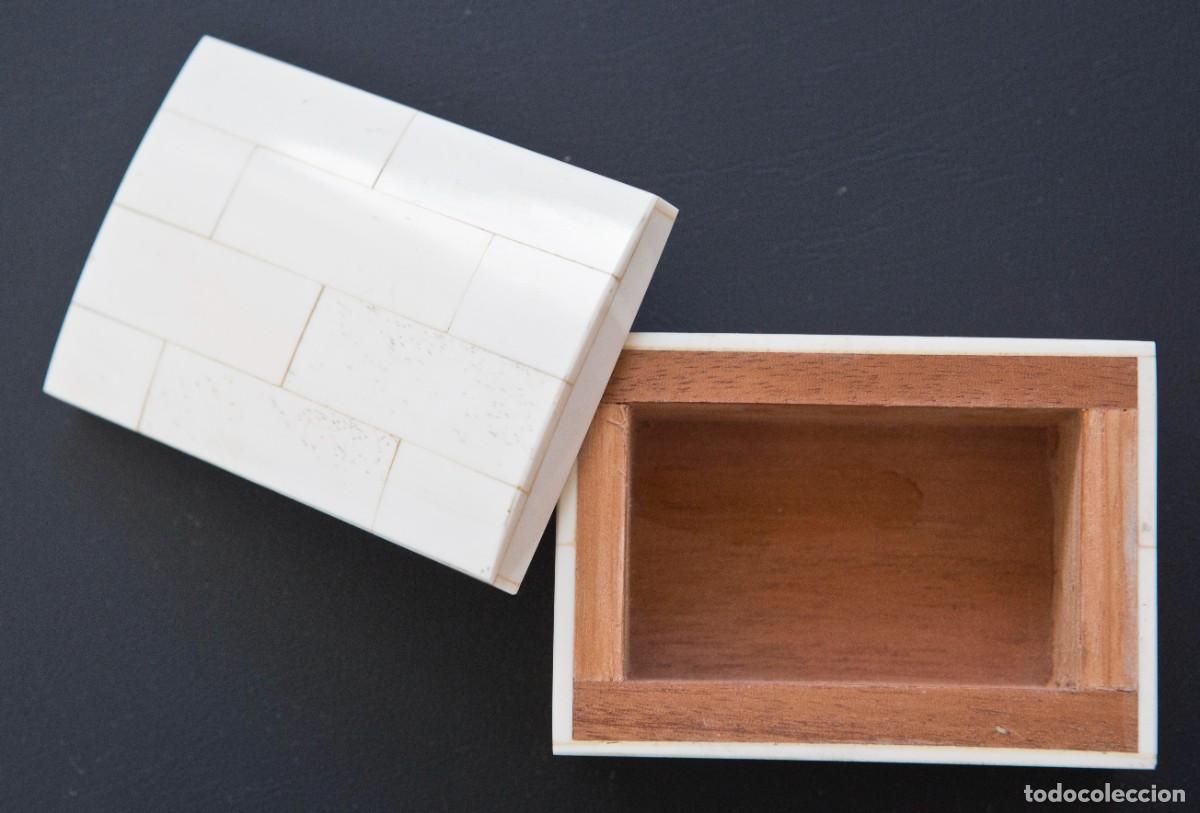 Cajas y cajitas met&aacute;licas: Caja realizada en hueso. - Foto 4