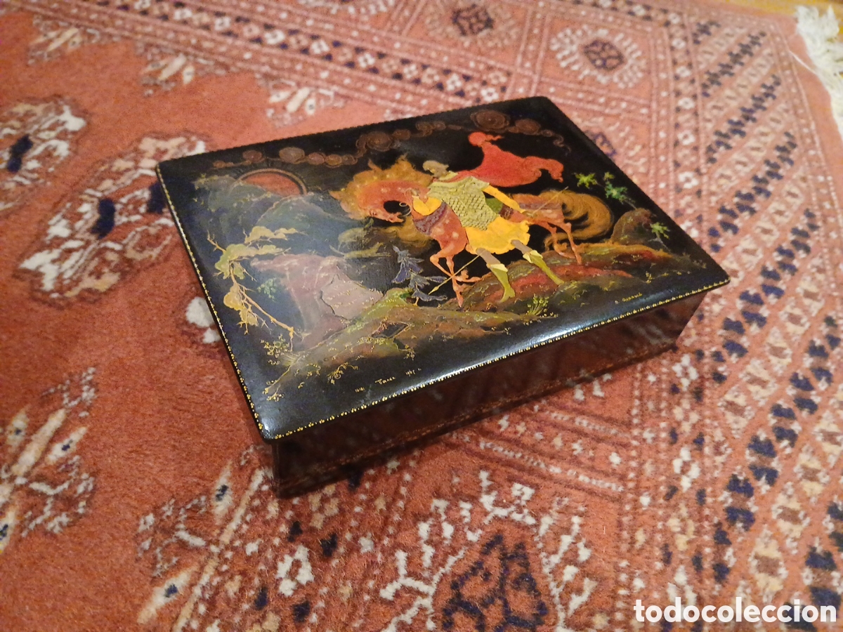 Bo&icirc;tes et petites bo&icirc;tes m&eacute;talliques: Caja Rusa lacada ventage pintada a mano