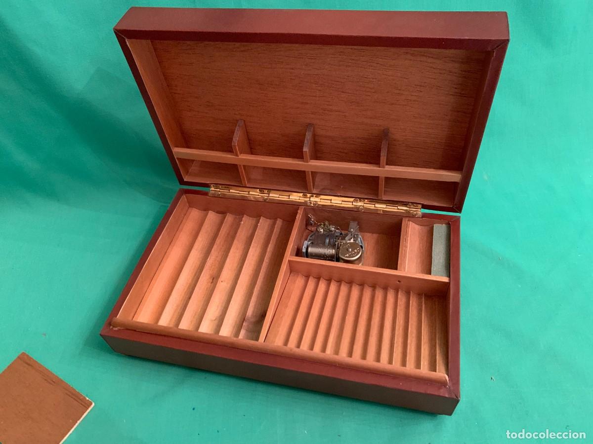 Cajas y cajitas met&aacute;licas: Caja musical de madera para tabaco - Foto 3