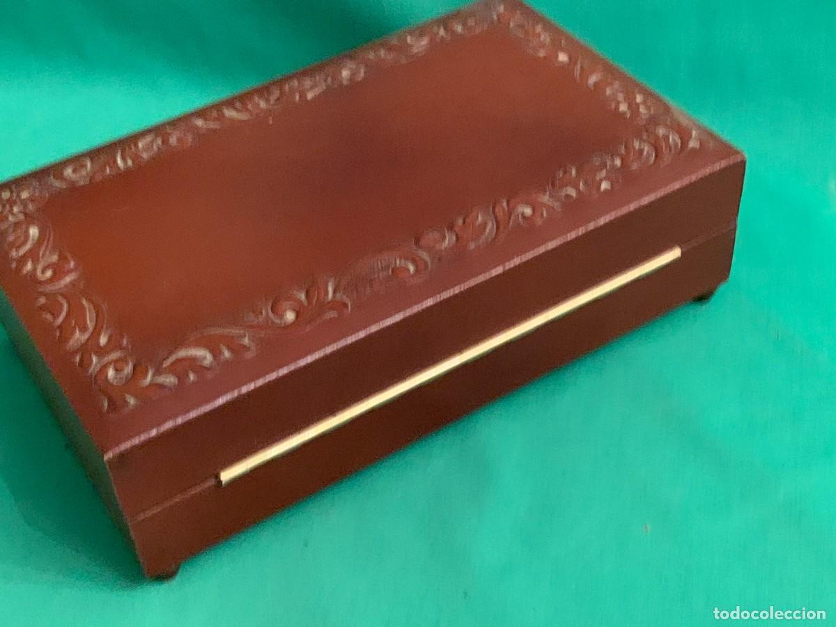 Cajas y cajitas met&aacute;licas: Caja musical de madera para tabaco - Foto 5