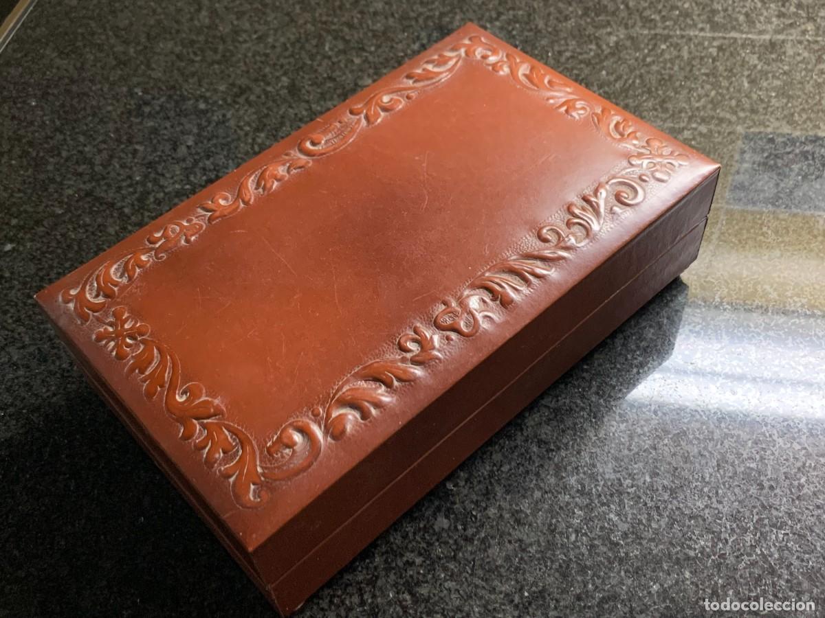 Cajas y cajitas met&aacute;licas: Caja musical de madera para tabaco - Foto 1