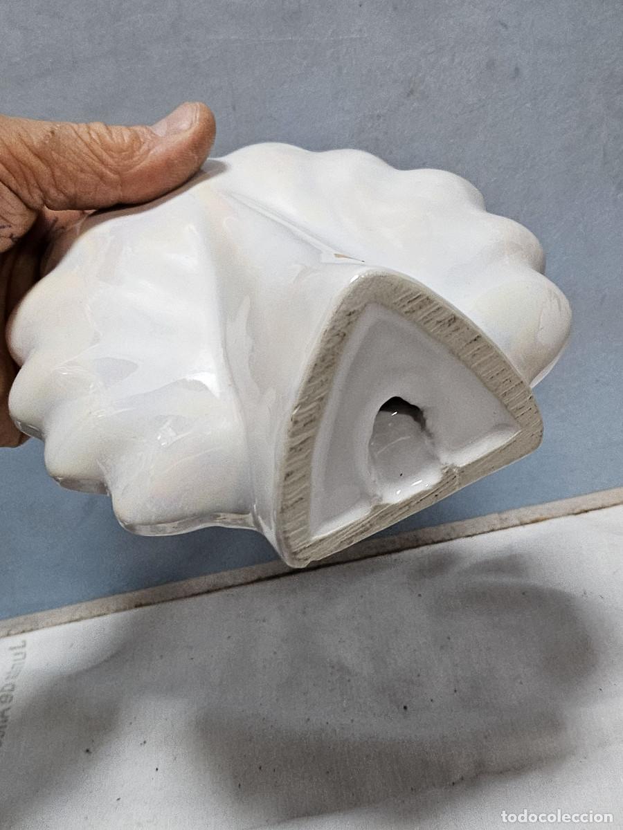 Cajas y cajitas met&aacute;licas: concha de ceramica con virgen - Foto 6