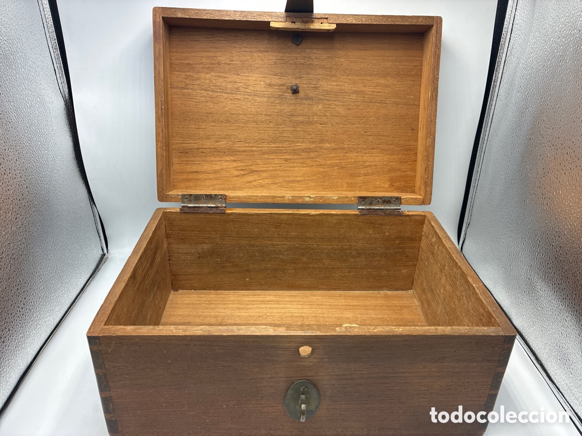 Cajas y cajitas met&aacute;licas: Antigua caja de roble. - Foto 1