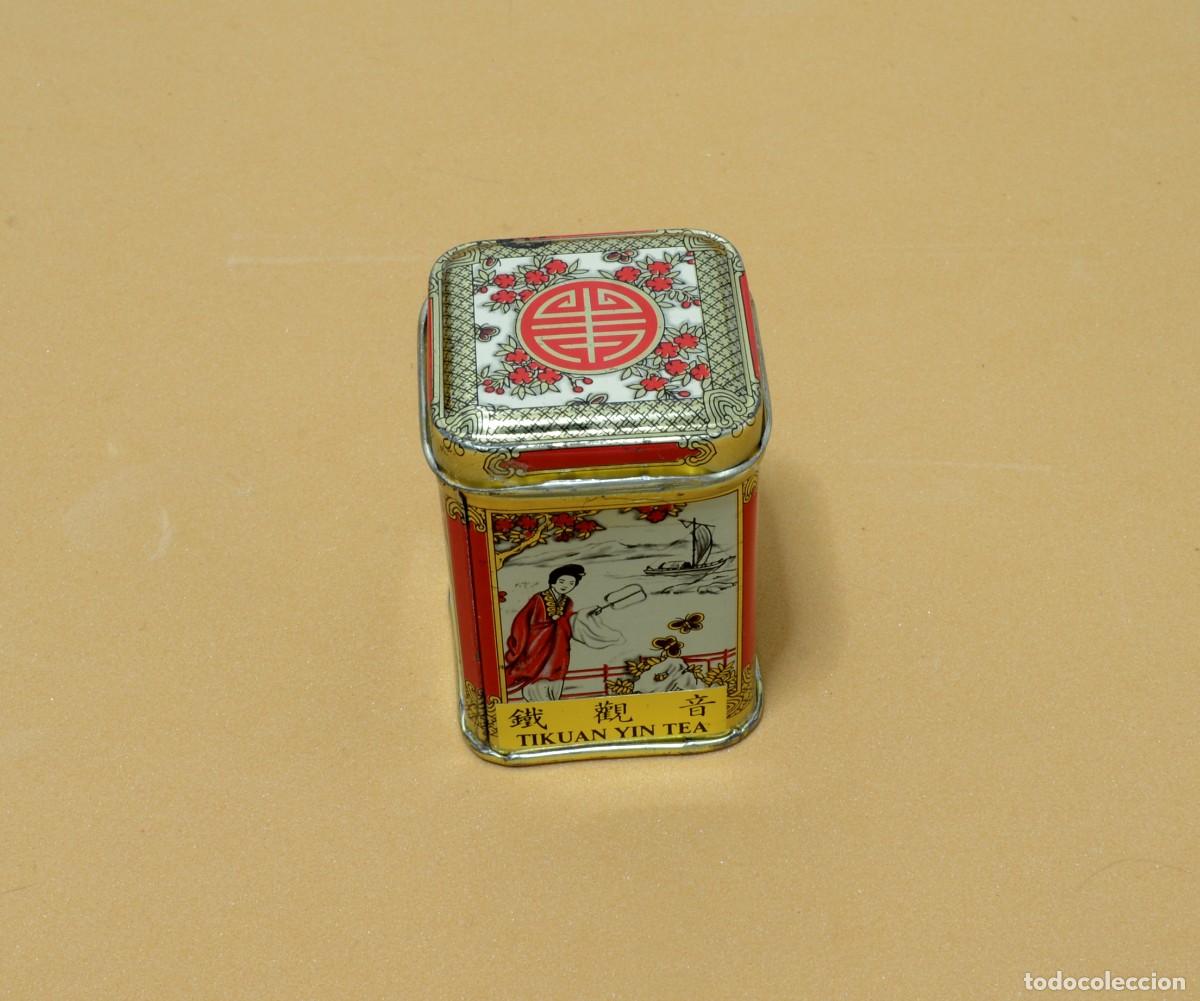 Bo&icirc;tes et petites bo&icirc;tes m&eacute;talliques: PEQUE&Ntilde;A CAJITA MET&Aacute;LICA CHINA DE TE, TIKUAN YIN TEA , ALTURA 6 cm. , VINTAGE
