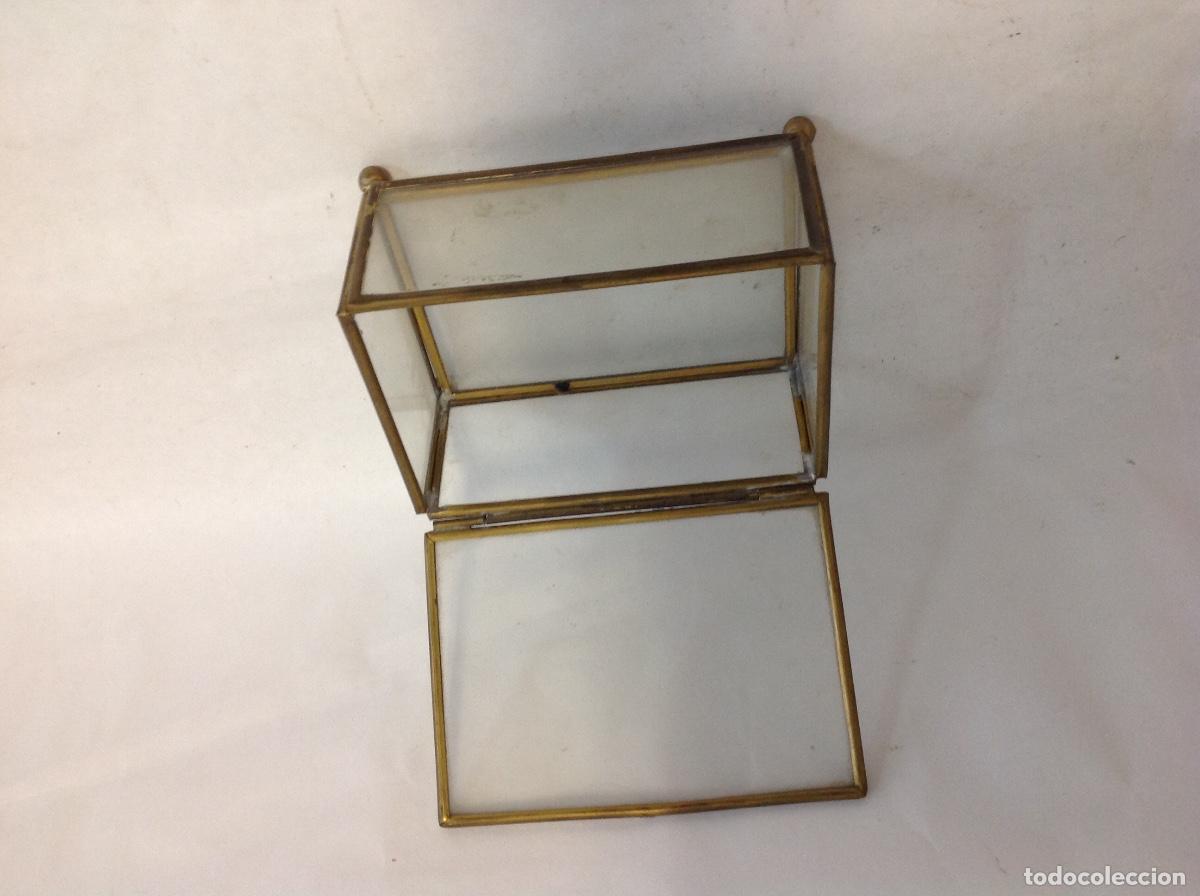 Cajas y cajitas met&aacute;licas: Caja de lat&oacute;n y cristal - Foto 2