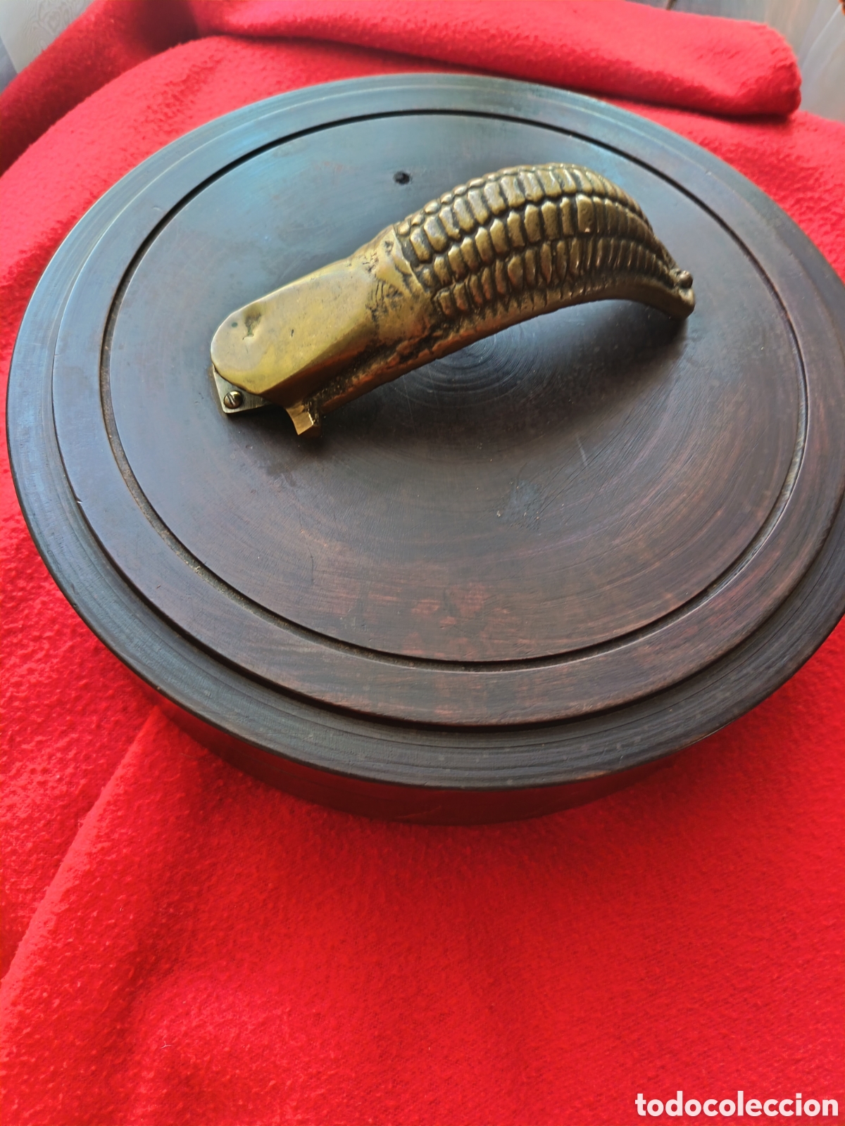 Cajas y cajitas met&aacute;licas: Caja de madera nogal con asa en bronce - Foto 1