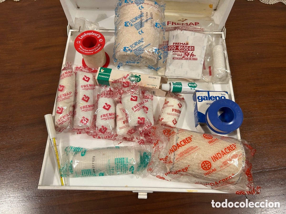 Cajas y cajitas met&aacute;licas: BOTIQU&Iacute;N MUTUA GALLEGA. DE METAL. CON CONTENIDO