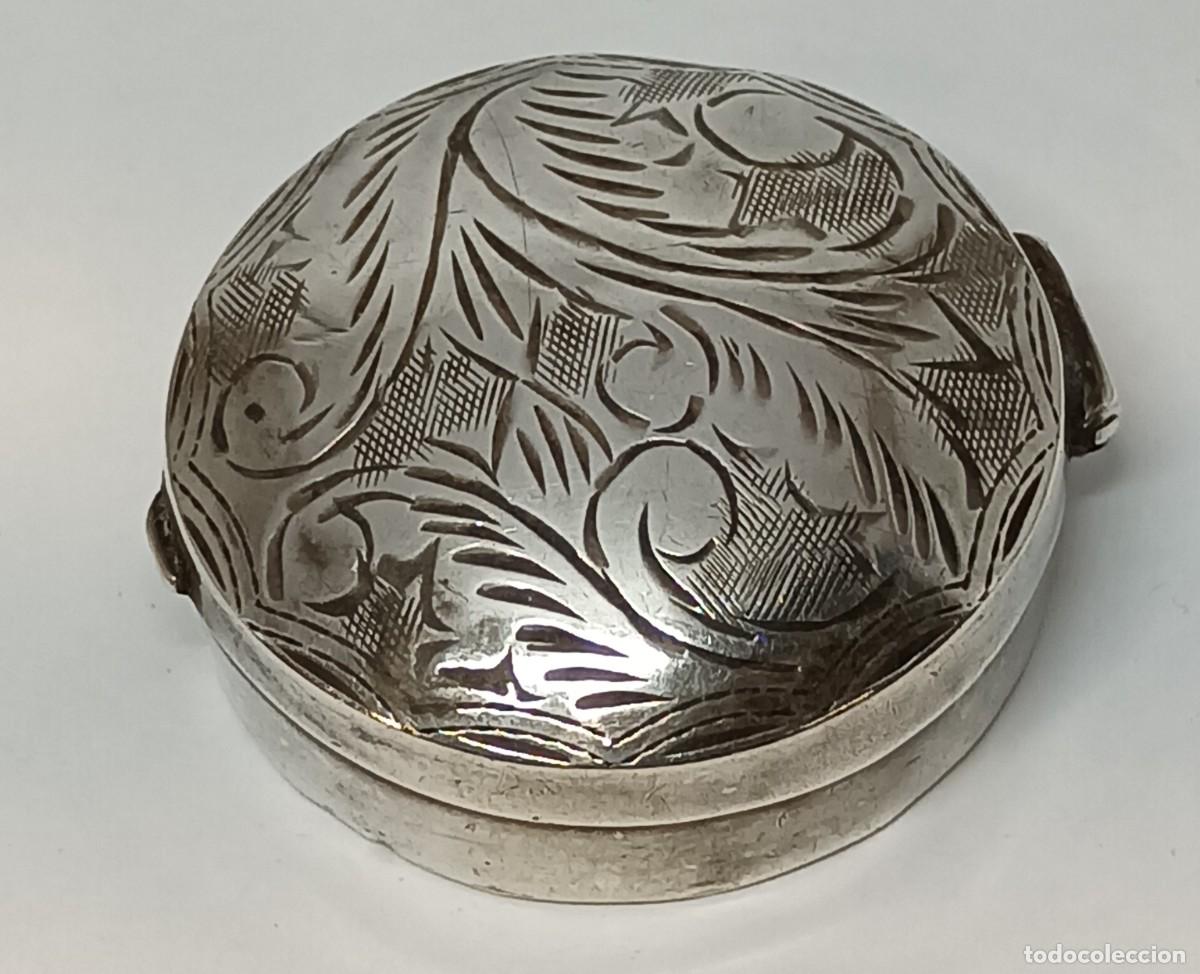 Cajas y cajitas met&aacute;licas: CAJA DE PLATA CON RELIEVES. PLATA DE 925 - Foto 1