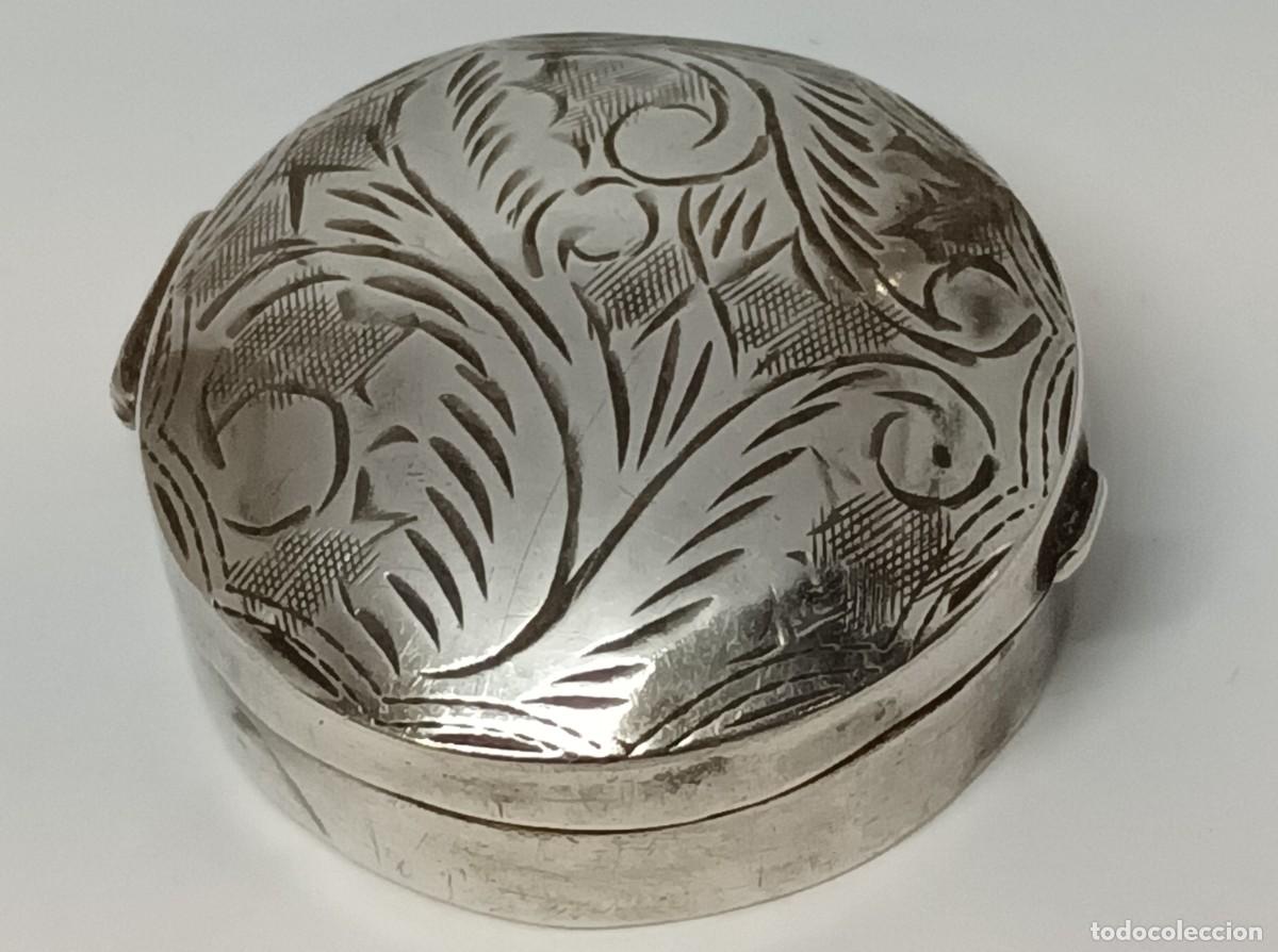 Cajas y cajitas met&aacute;licas: CAJA DE PLATA CON RELIEVES. PLATA DE 925 - Foto 2