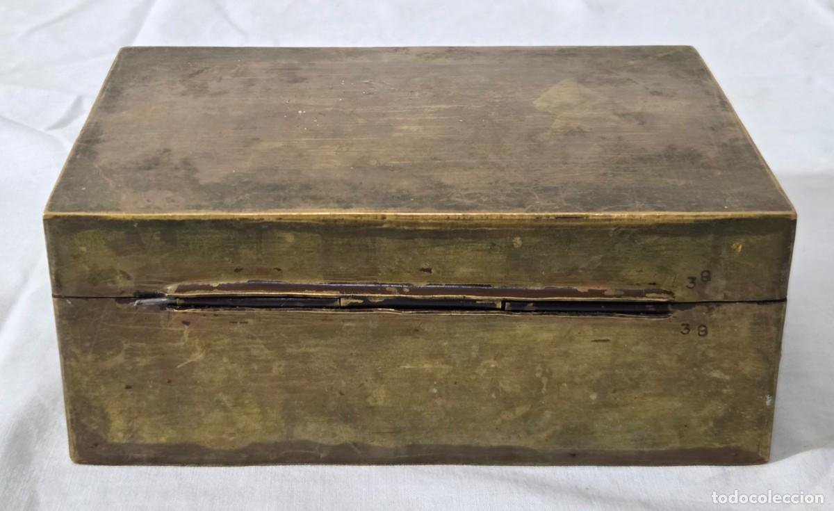Cajas y cajitas met&aacute;licas: Curiosa caja de madera y bronce - Foto 5