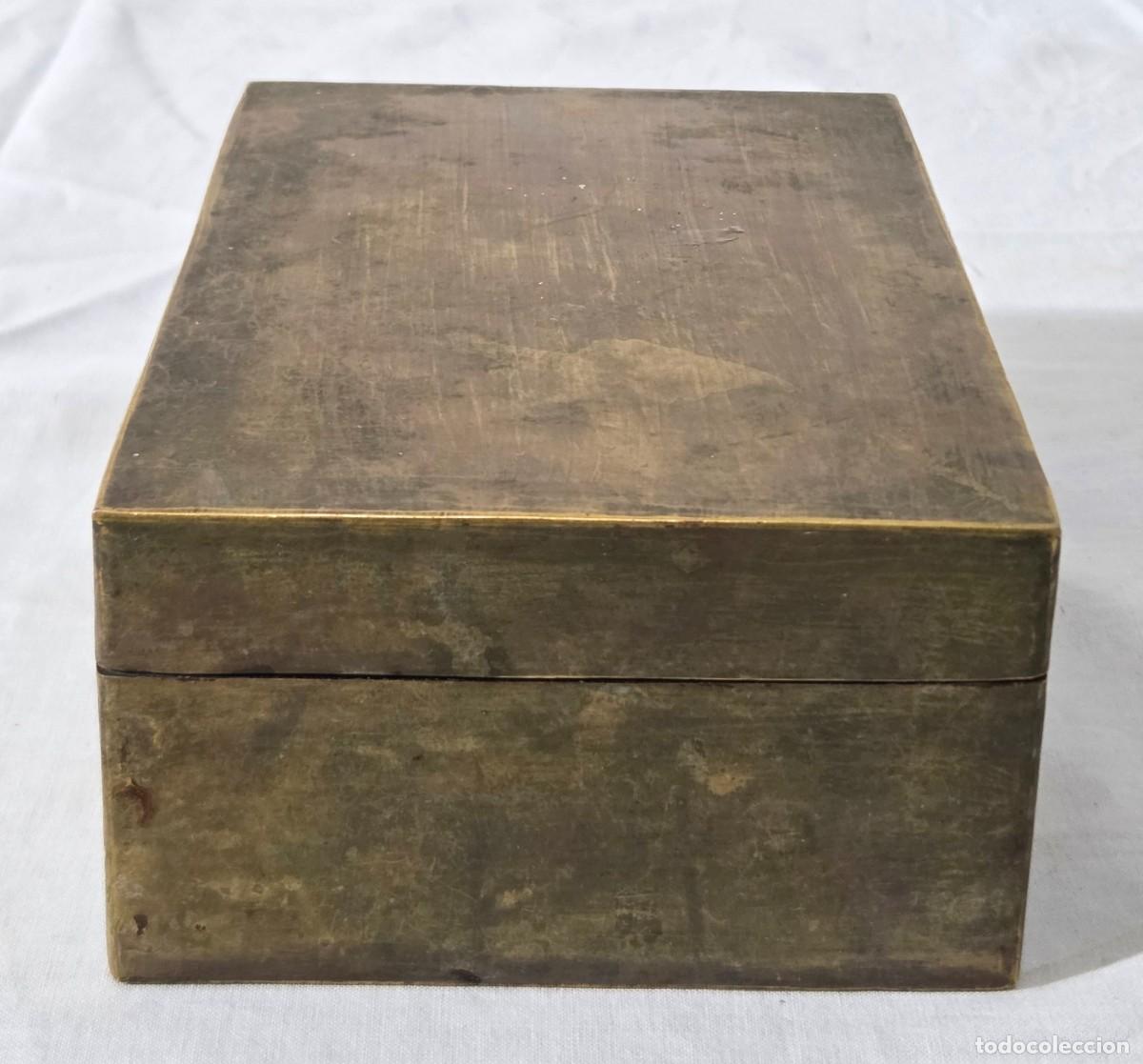 Cajas y cajitas met&aacute;licas: Curiosa caja de madera y bronce - Foto 6