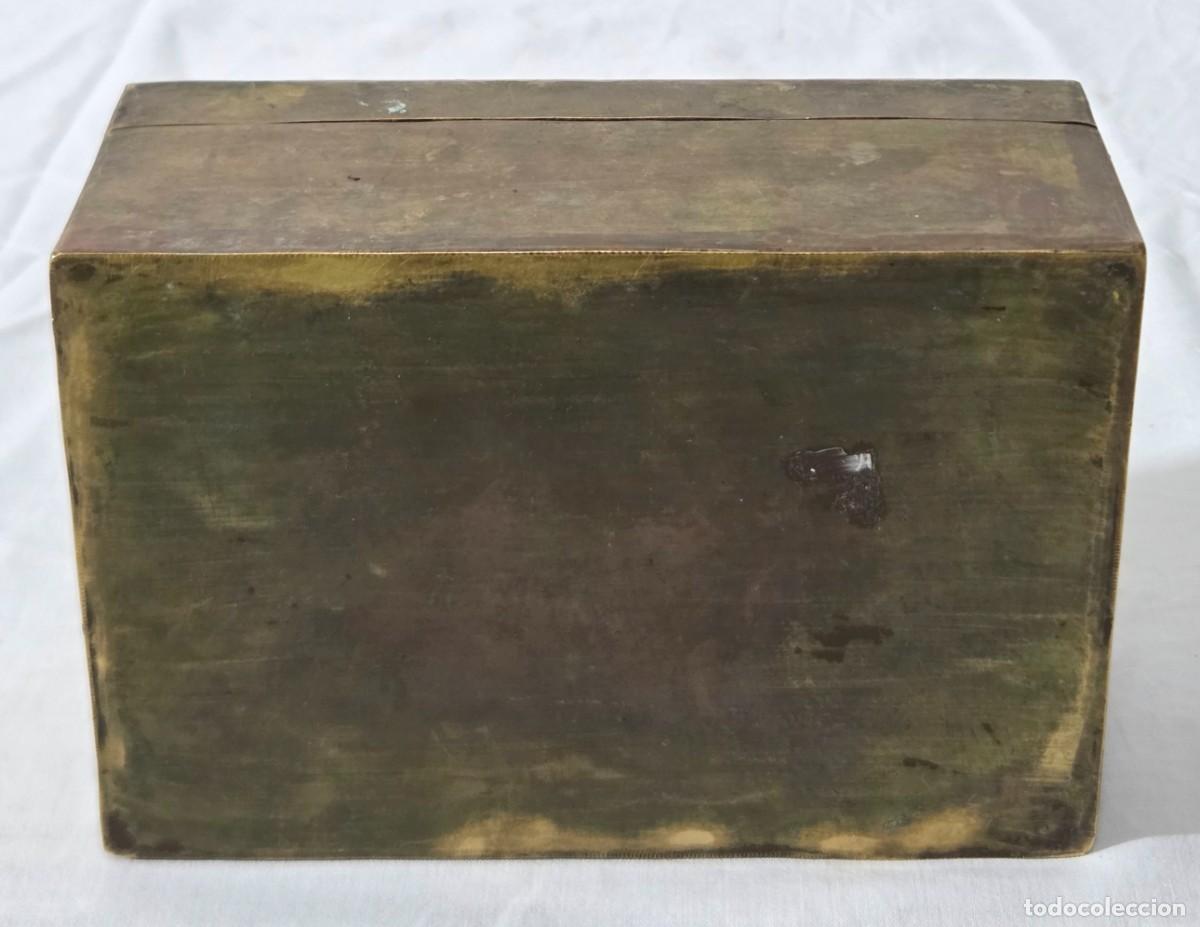 Cajas y cajitas met&aacute;licas: Curiosa caja de madera y bronce - Foto 7