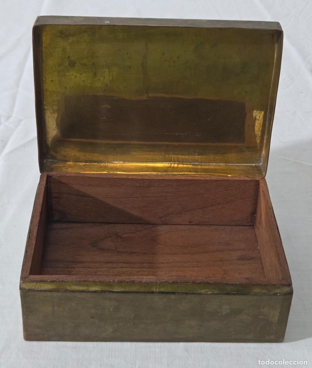 Cajas y cajitas met&aacute;licas: Curiosa caja de madera y bronce - Foto 9