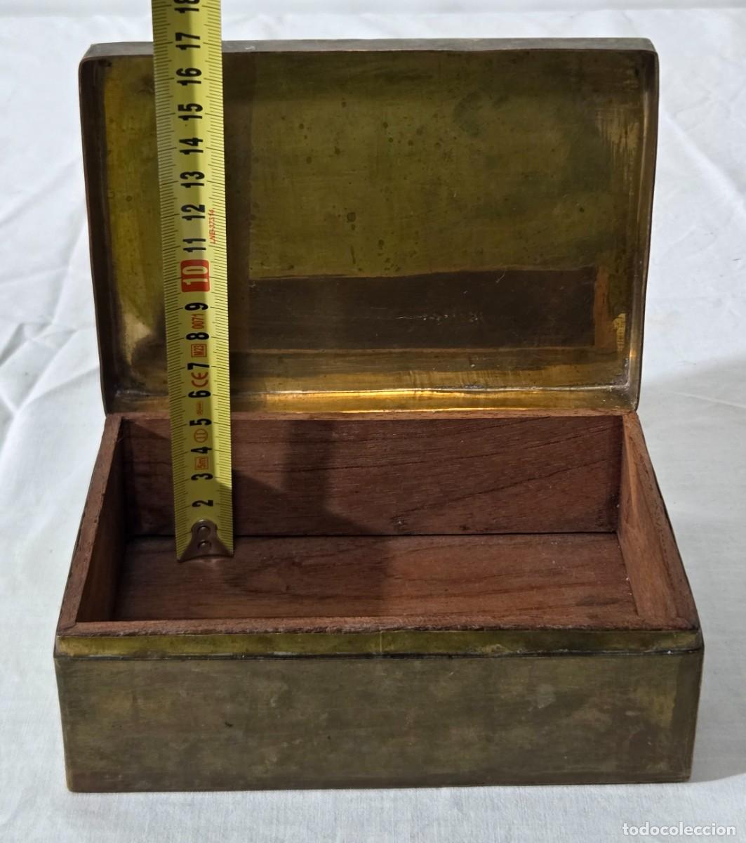 Cajas y cajitas met&aacute;licas: Curiosa caja de madera y bronce - Foto 13