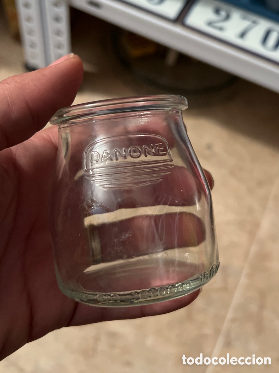 Blechdosen und Kisten: ANTIGUO ENVASE DE YOGUR DANONE LETRAS EN RELIEVE