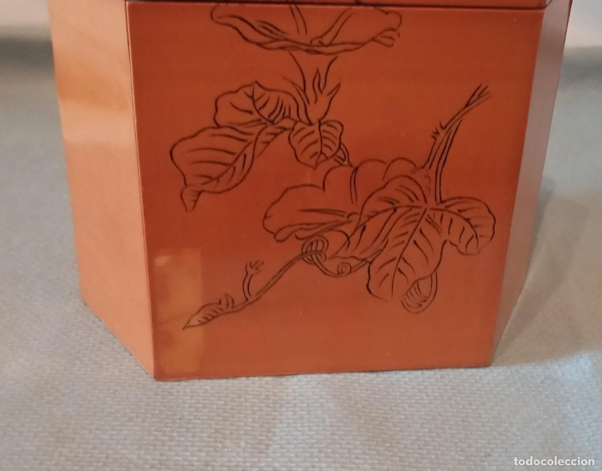 Cajas y cajitas met&aacute;licas: Caja hexagonal china vintage hecha de madera de bamb&uacute; - Foto 6