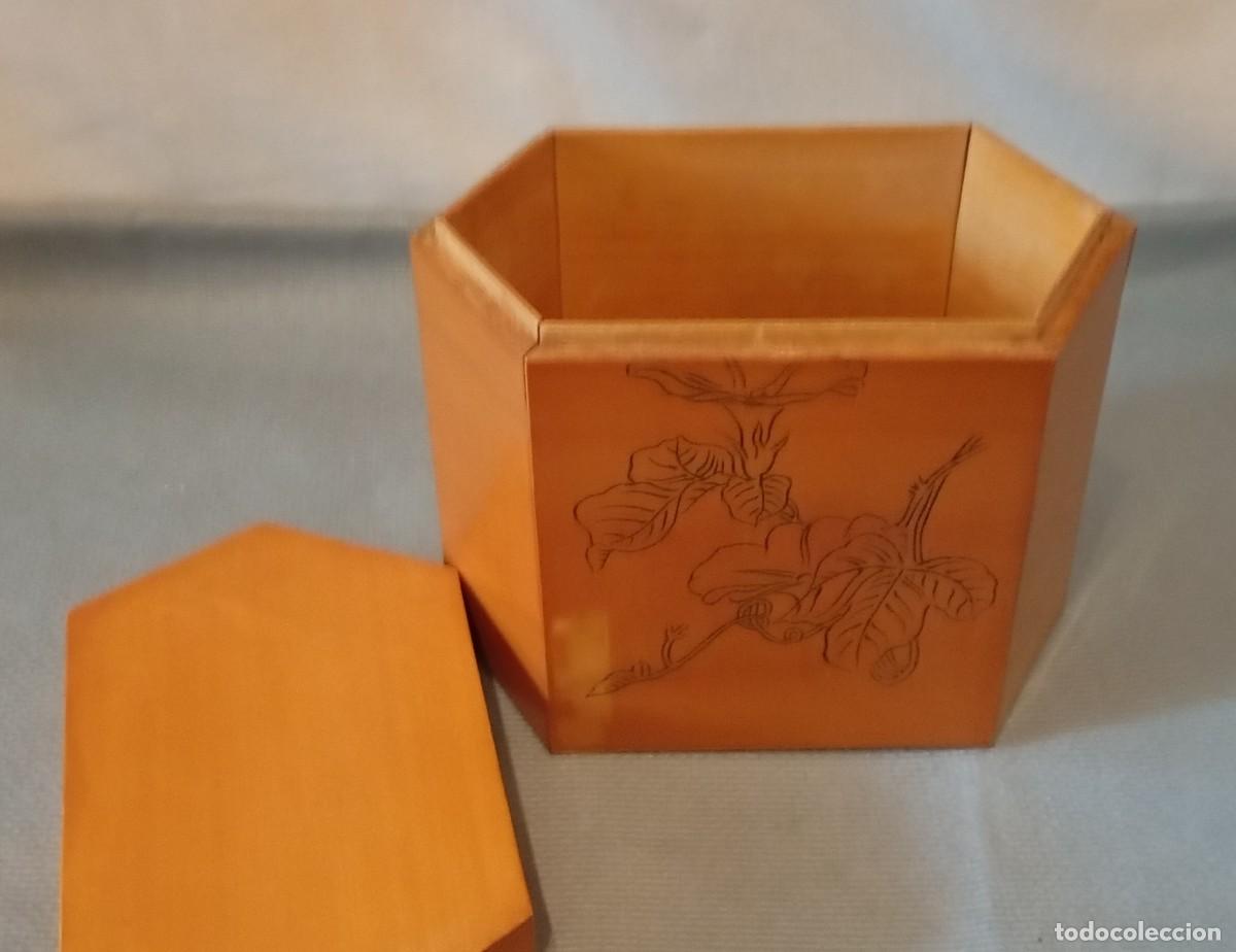 Cajas y cajitas met&aacute;licas: Caja hexagonal china vintage hecha de madera de bamb&uacute; - Foto 10