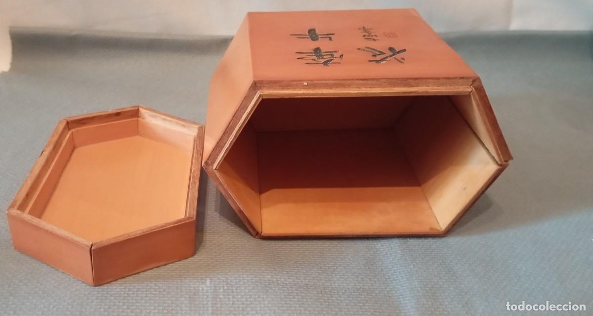 Cajas y cajitas met&aacute;licas: Caja hexagonal china vintage hecha de madera de bamb&uacute; - Foto 11