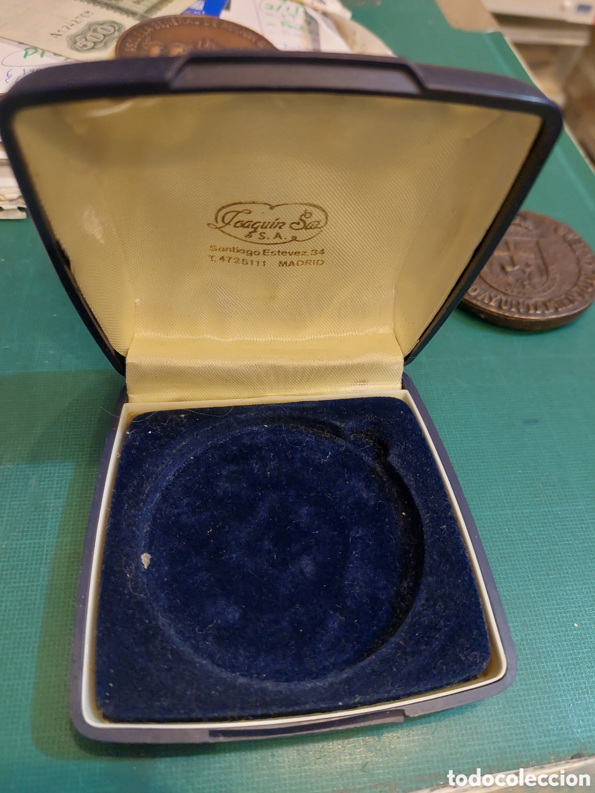 Boxes and metal boxes: ESTUCHE MEDALLAS MADRID JOAQU&Iacute;N