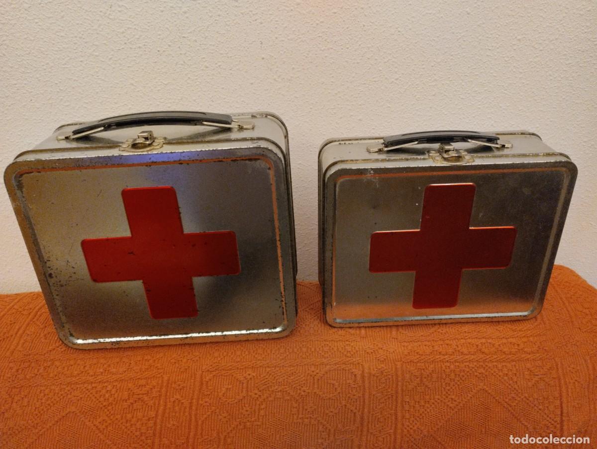 Cajas y cajitas met&aacute;licas: Lote botiquines antiguos - Foto 1