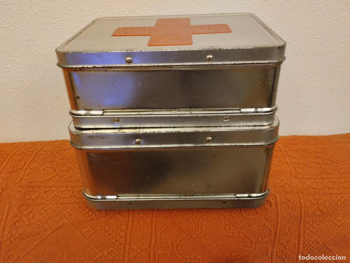 Cajas y cajitas met&aacute;licas: Lote botiquines antiguos - Foto 5