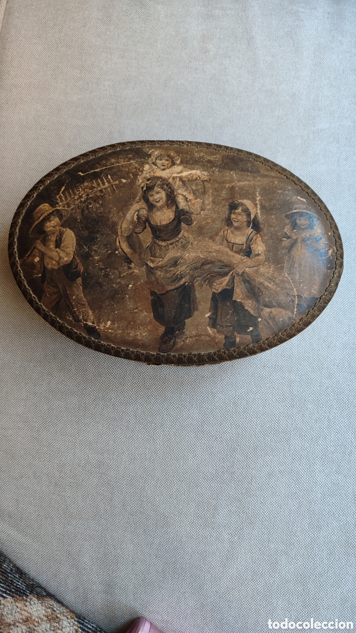 Boxes and metal boxes: Caja de bombones, Sobrinos de Guinea