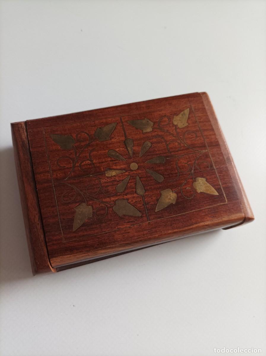 Cajas y cajitas met&aacute;licas: Cajita de madera decorada. - Foto 1