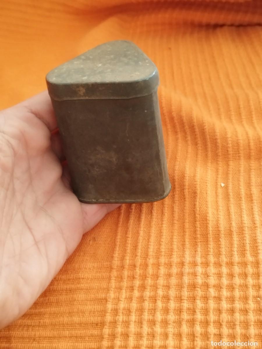 Cajas y cajitas met&aacute;licas: Antigua caja rectangular, lata de hojalata. - Foto 1