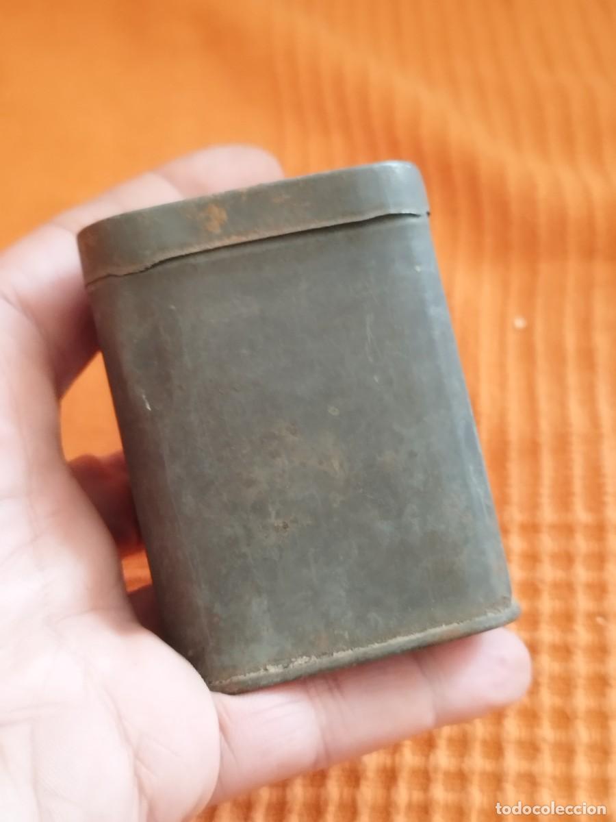 Cajas y cajitas met&aacute;licas: Antigua caja rectangular, lata de hojalata. - Foto 3