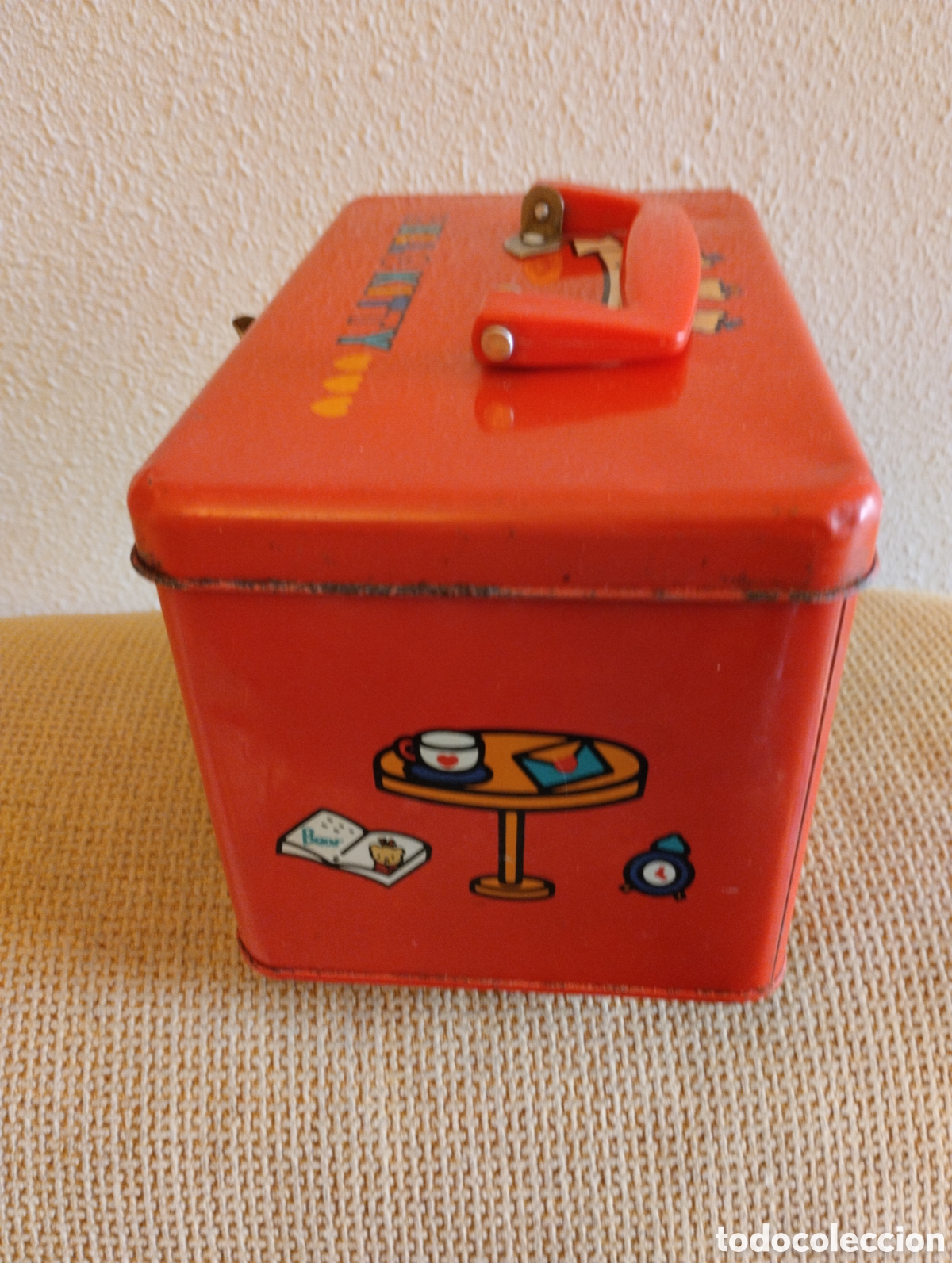 Cajas y cajitas met&aacute;licas: Lata antigua Hello Kitty - Foto 2