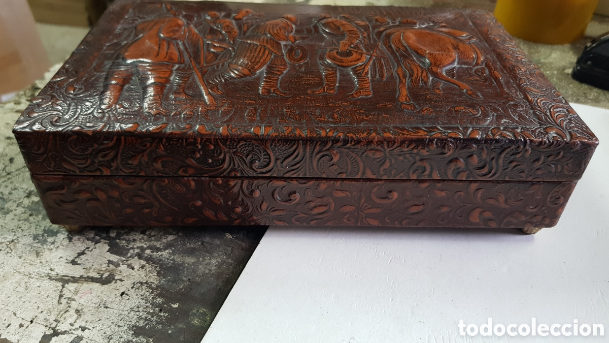 Cajas y cajitas met&aacute;licas: Caja de tabaco antigua - Foto 2