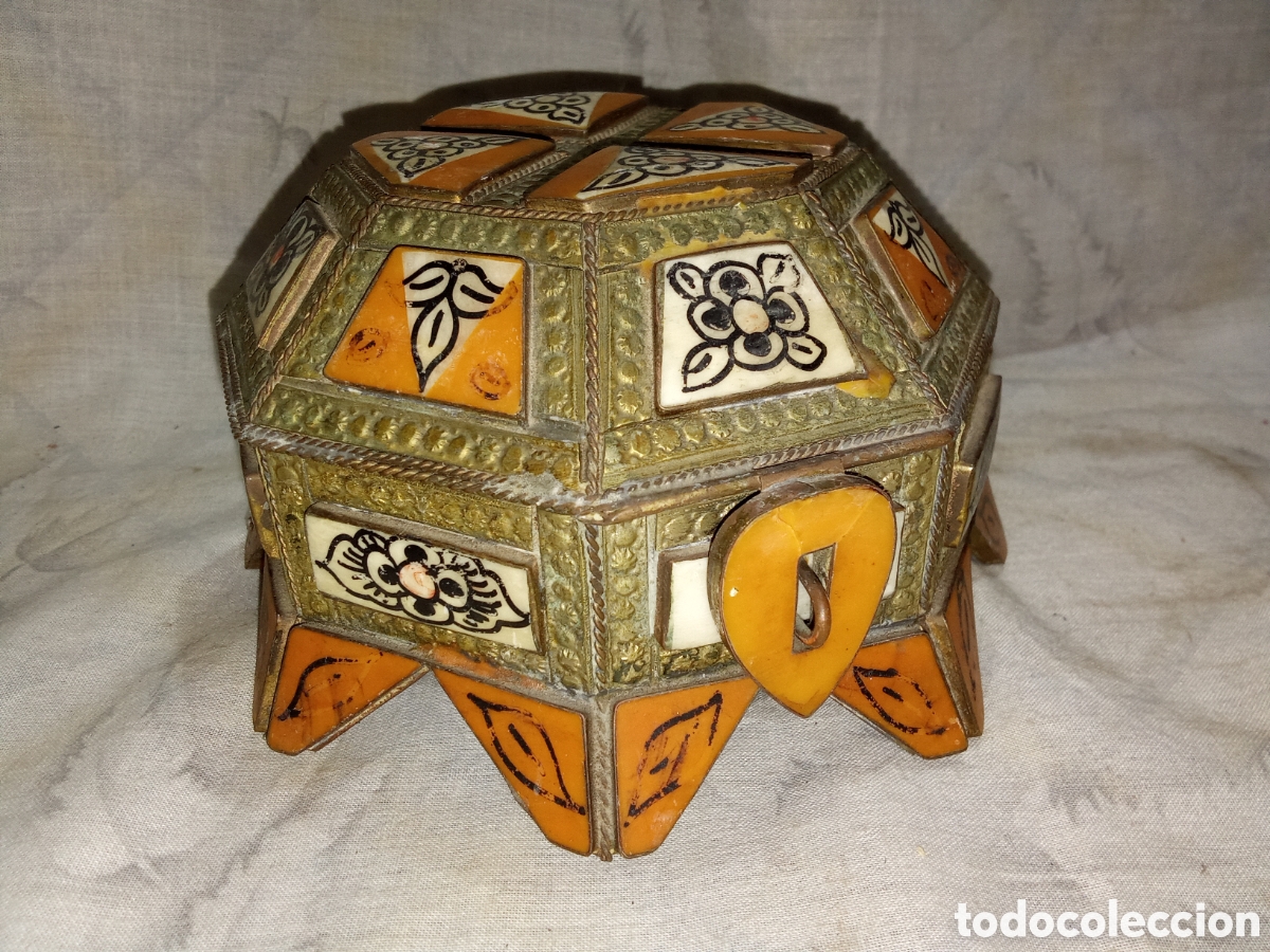 Cajas y cajitas met&aacute;licas: BONITA CAJA EN LAT&Oacute;N Y HUESO O SIMILAR TIPO ARABE O INDU