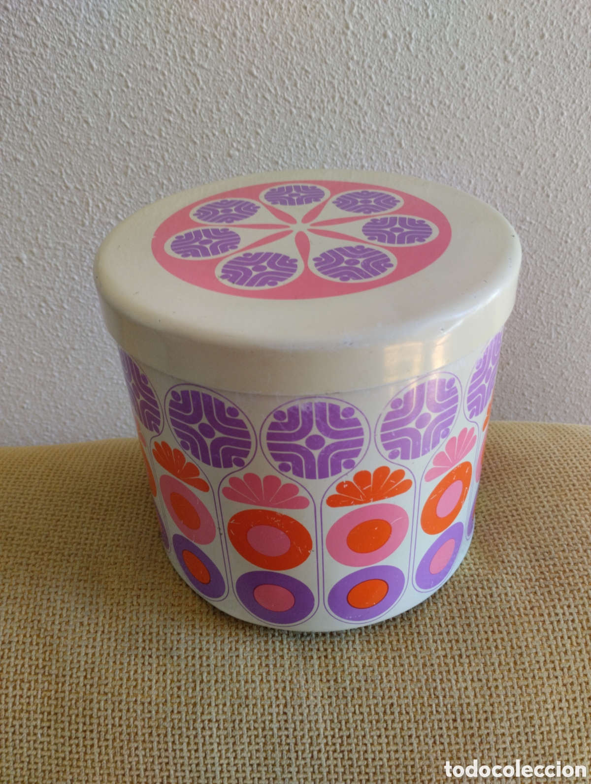 Cajas y cajitas met&aacute;licas: Lata antigua Nesquik