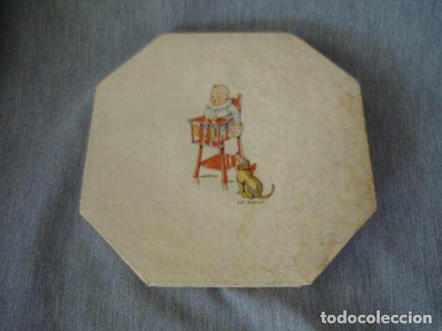 Casse e cassette metalliche: ANTIGUA CAJA DE CONFITERIA EN CARTON NI&Ntilde;O Y PERRO 18 X 2 X 18 CM