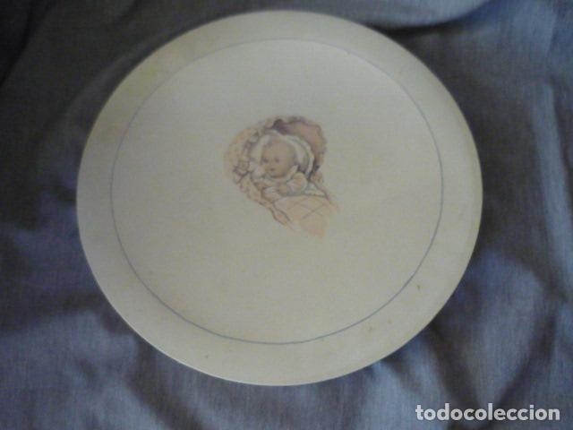 Cajas y cajitas met&aacute;licas: ANTIGUA CAJA CONFITERIA BEBE EN CARTON 32 CM DIAMETRO