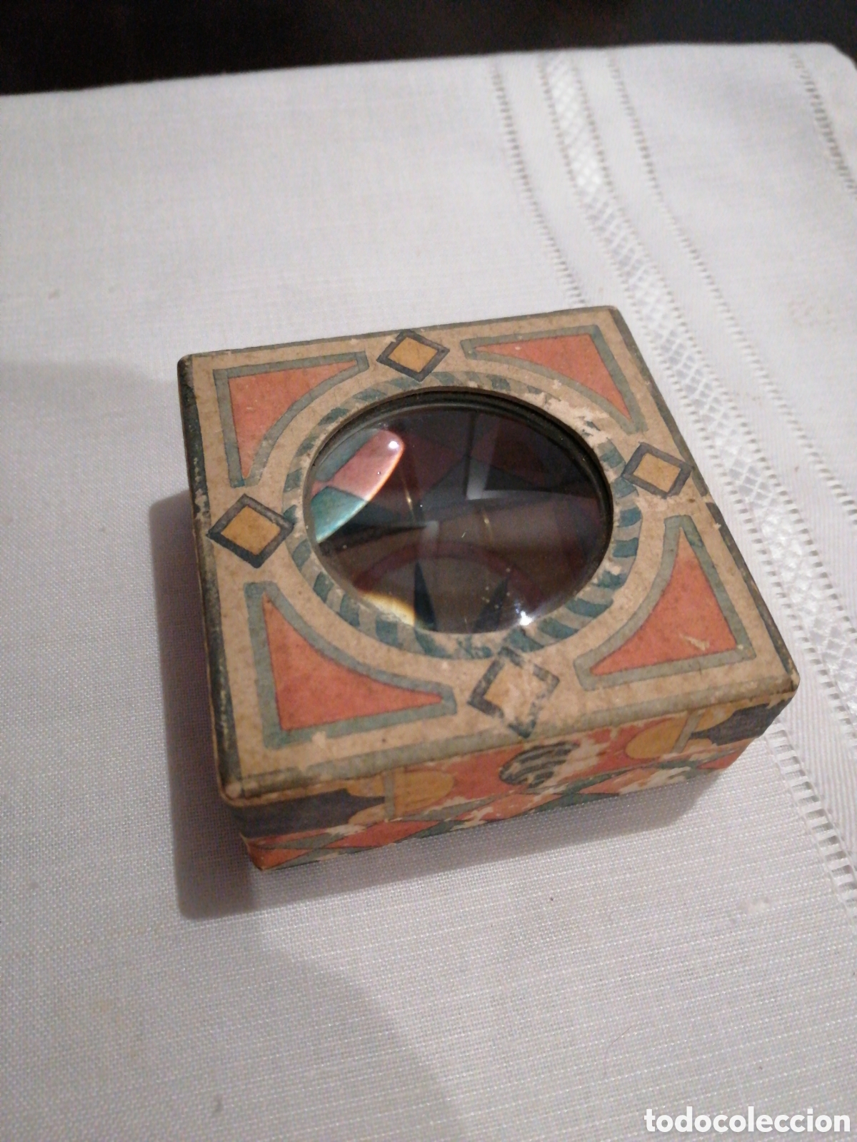 Caixas e caixinhas met&aacute;licas: Caja con lupa Catriona Stewart 1991