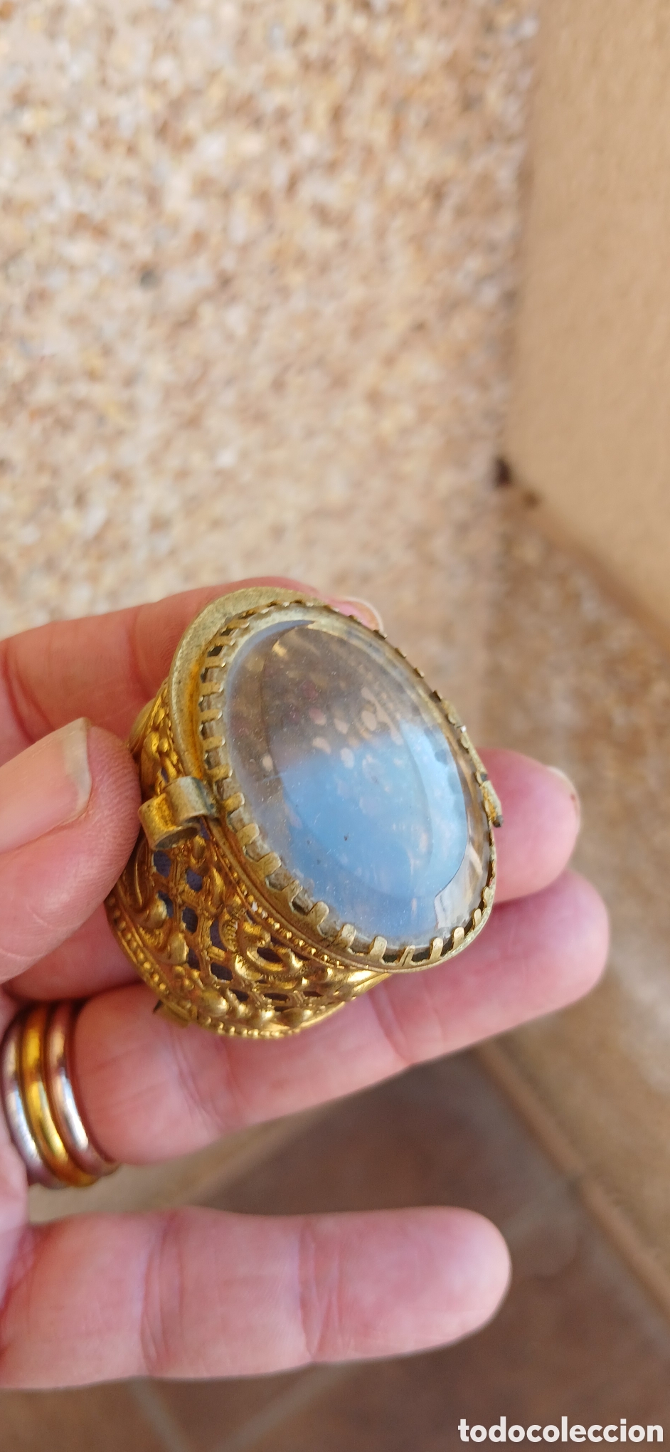 Cajas y cajitas met&aacute;licas: CAJITA REDONDA EN METAL DORADO CON CRISTAL