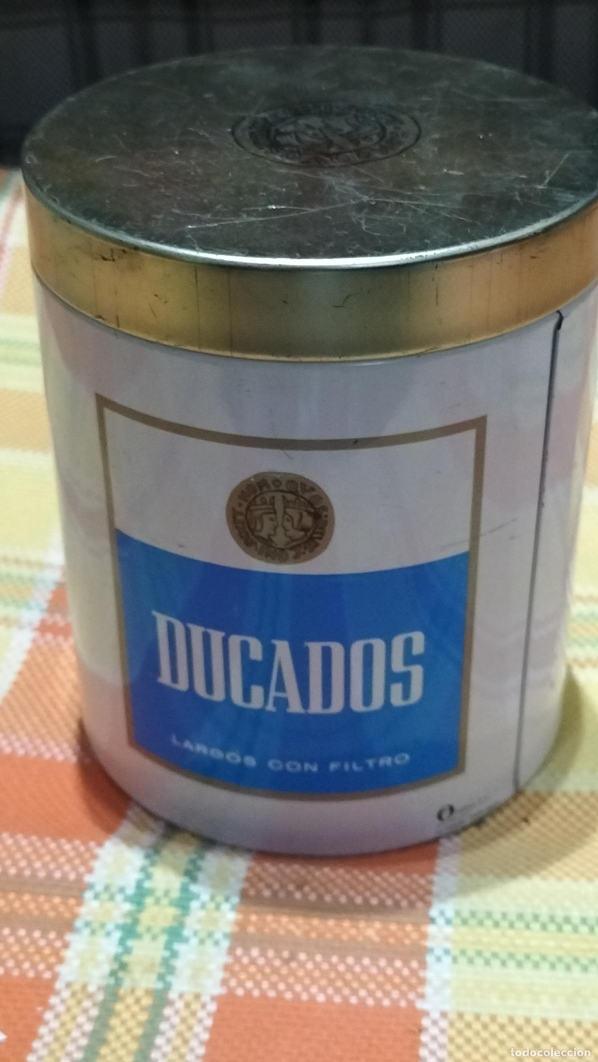 Cajas y cajitas met&aacute;licas: ANTIGU LATA DE CIGARRILLOS DUCADOS