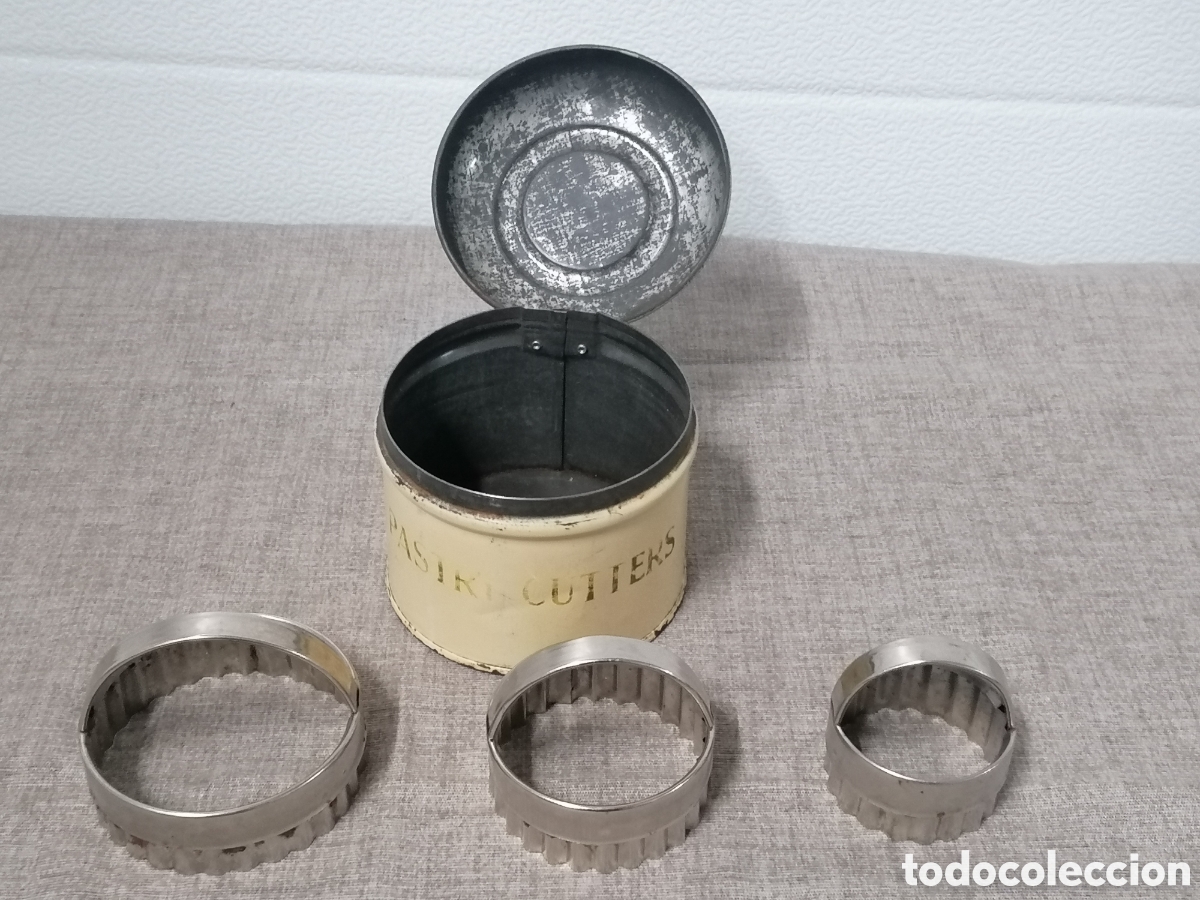 Cajas y cajitas met&aacute;licas: Lata Pustry Cutters con molded del masa