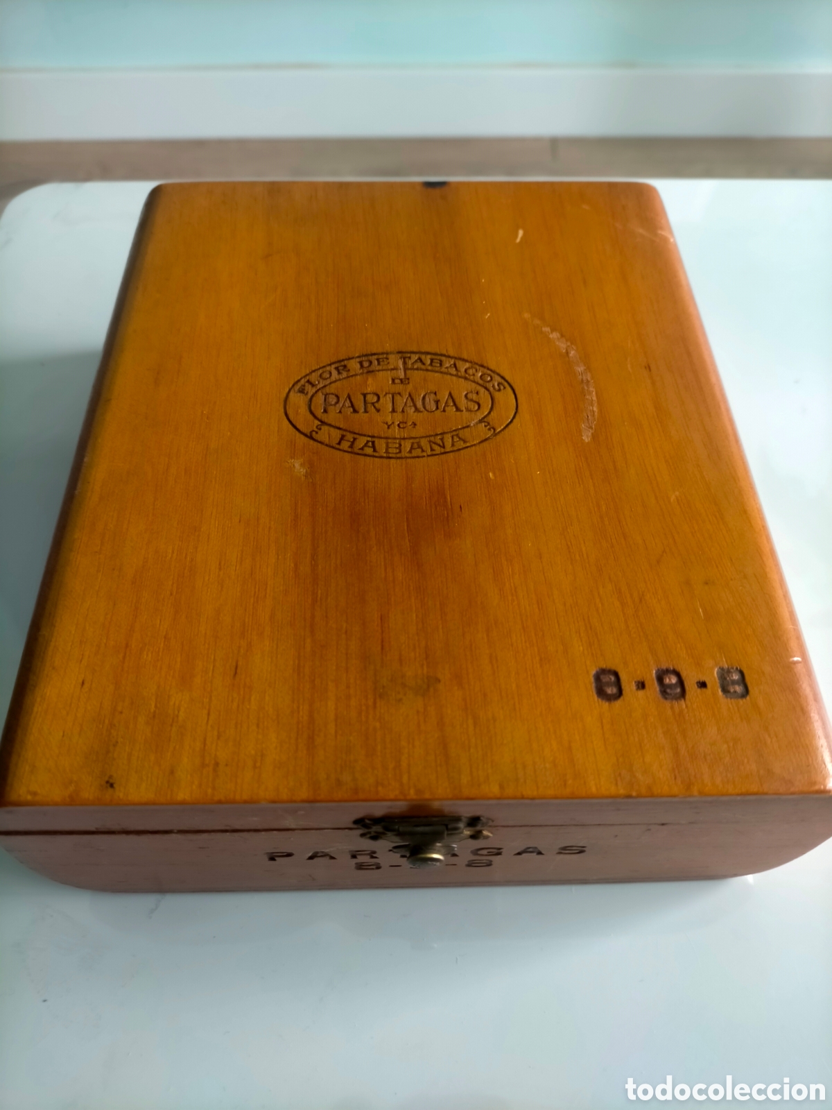 Cajas y cajitas met&aacute;licas: Caja de puros Partagas.